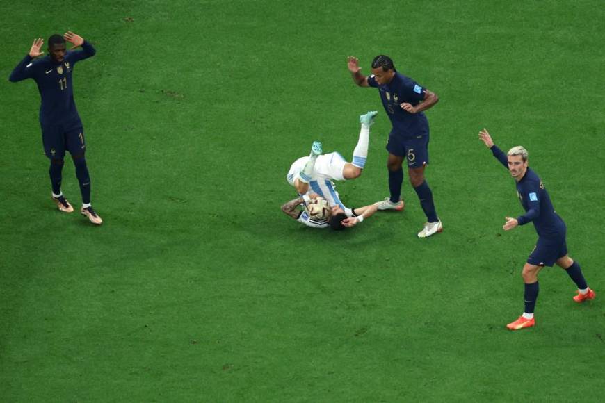 Así fue la polémica jugada de Di María contra Dembelé que terminó en penal