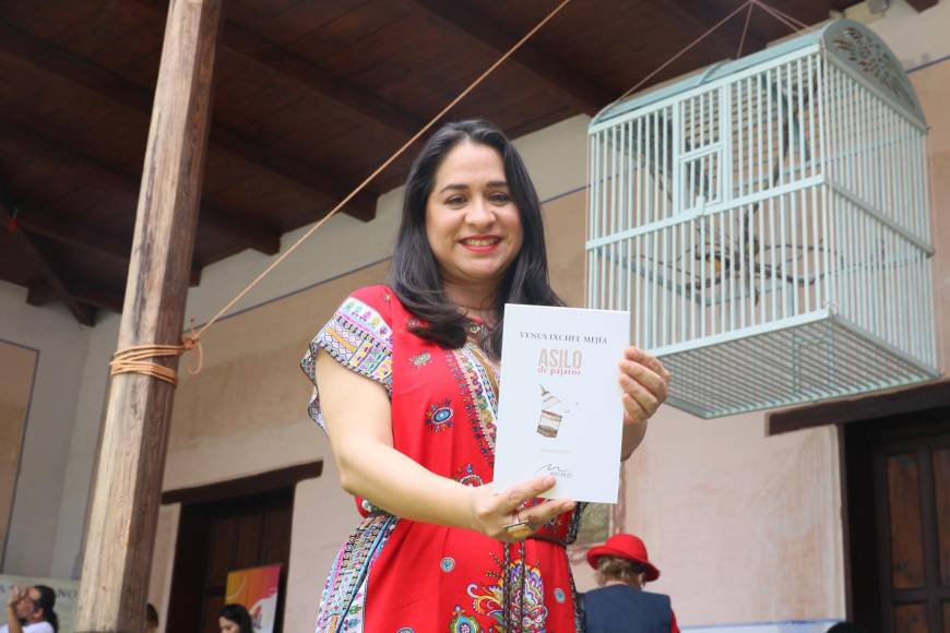 Autores hondureños presentan sus obras en Los Confines