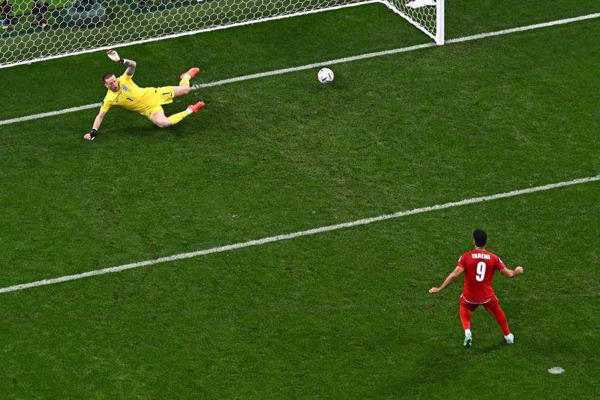 Bombardeo de goles y sangre derramada: las curiosas imágenes que dejó el Inglaterra-Irán