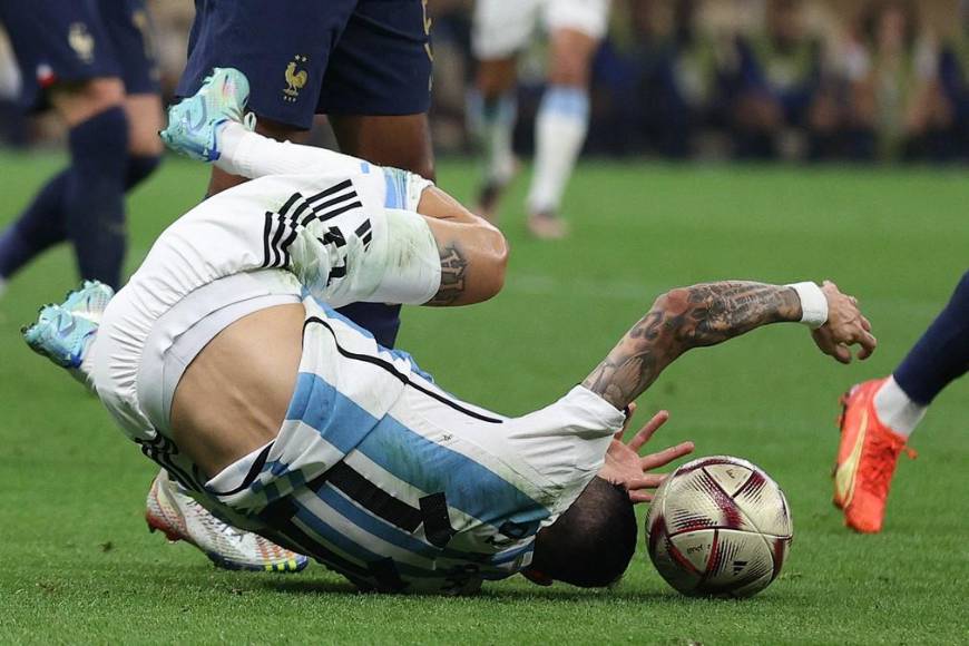 Así fue la polémica jugada de Di María contra Dembelé que terminó en penal
