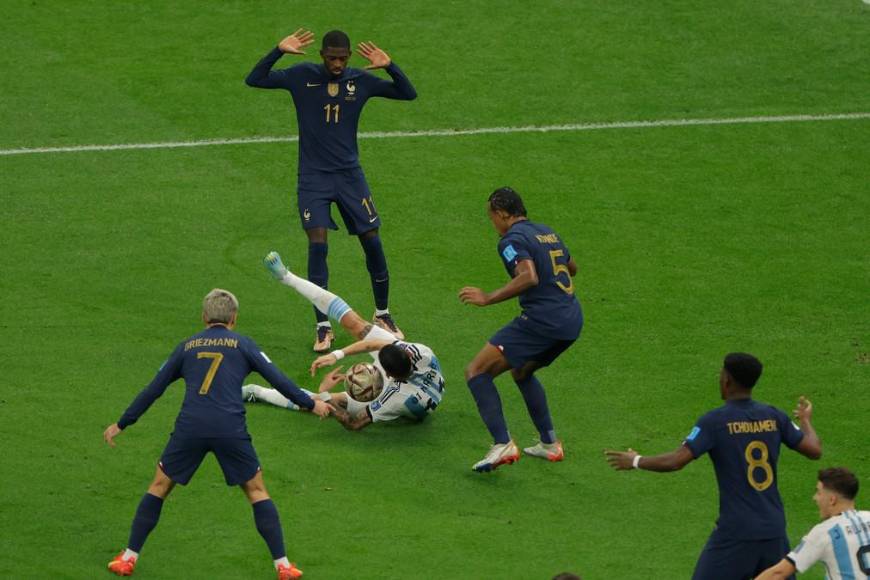 Así fue la polémica jugada de Di María contra Dembelé que terminó en penal