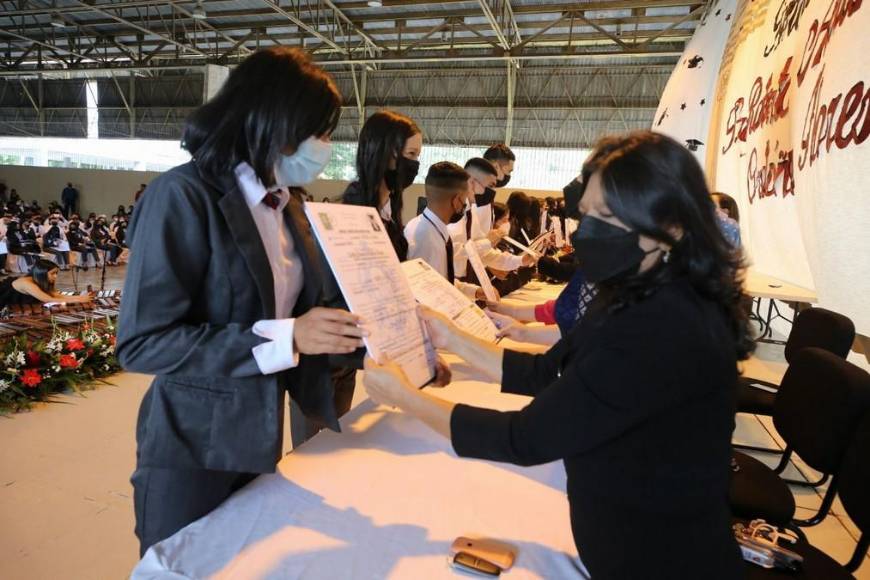 Instituto Central gradúa más de 600 profesionales en Informática, Humanidades, Salud y Finanzas