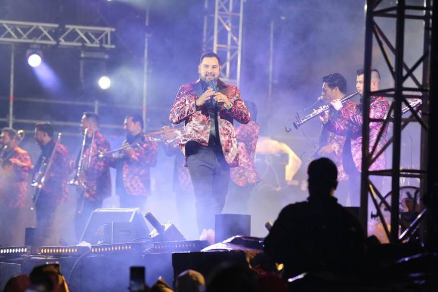La Banda MS regaló espectacular concierto con sus éxitos en el Chochi Sosa