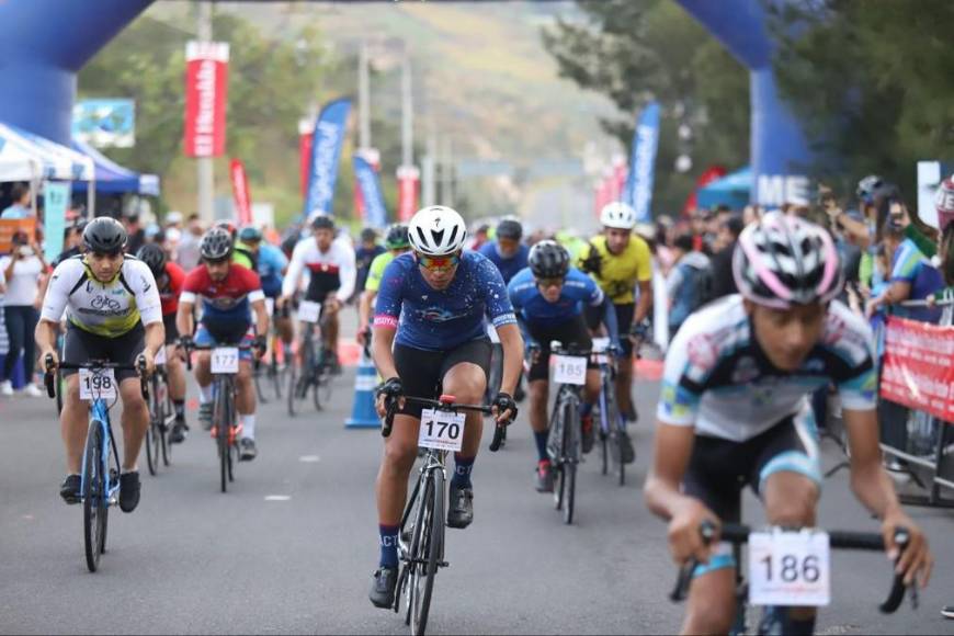 Así arrancó la undécima Vuelta Ciclística de El Heraldo
