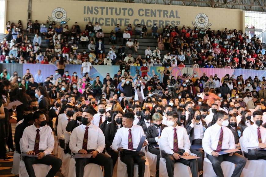 Instituto Central gradúa más de 600 profesionales en Informática, Humanidades, Salud y Finanzas