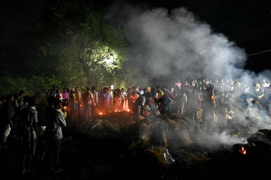 Consternación en India por muerte de más 50 personas por alcohol adulterado