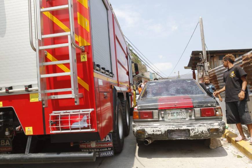 Tragedia: incendio dejó sin vivienda a 12 niños y a sus familias en la capital
