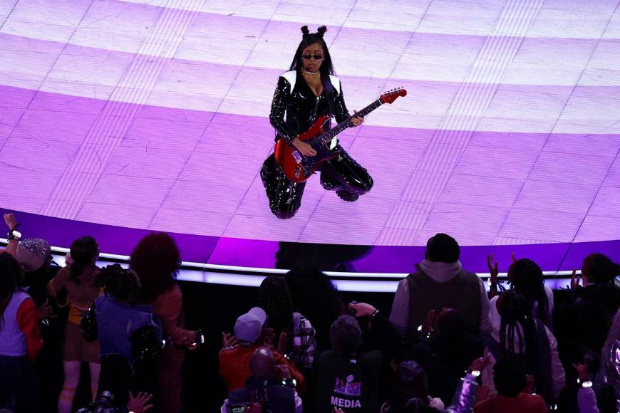 Los mejores momentos del Halftime Show de Usher en el Super Bowl LVIII