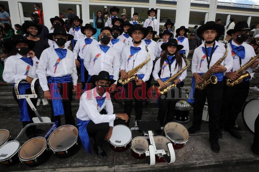 Así se realizó la guerra de bandas de la UTH (FOTOS)