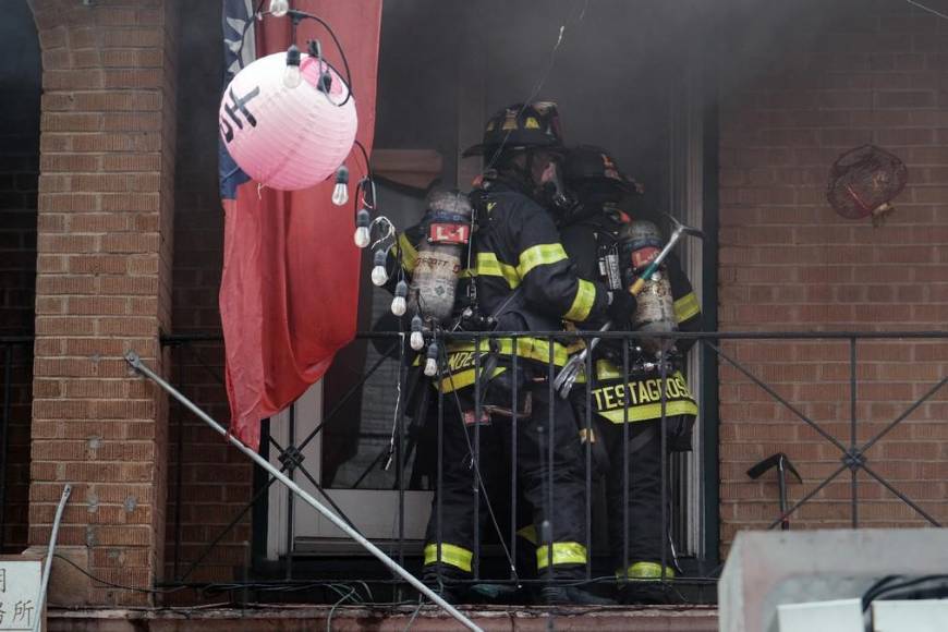 Caos y 10 heridos dejó incendio en Chinatown, NY