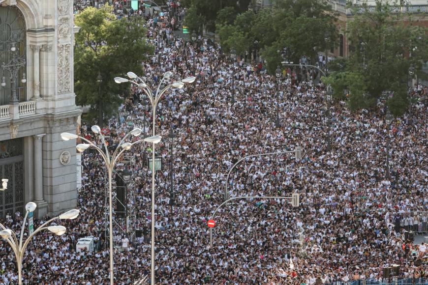 Real Madrid festejó en Cibeles la Decimoquinta Champions con miles de aficionados