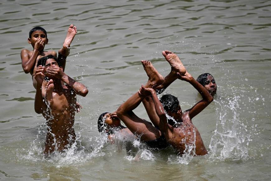 Nueva Delhi se derrite ante récord de temperatura alta en India