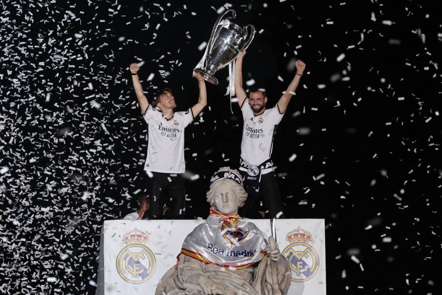 Real Madrid festejó en Cibeles la Decimoquinta Champions con miles de aficionados