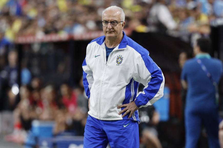 Jugadores de Brasil ignoran a Dorival, lo humillan luego de ser eliminados de Copa América