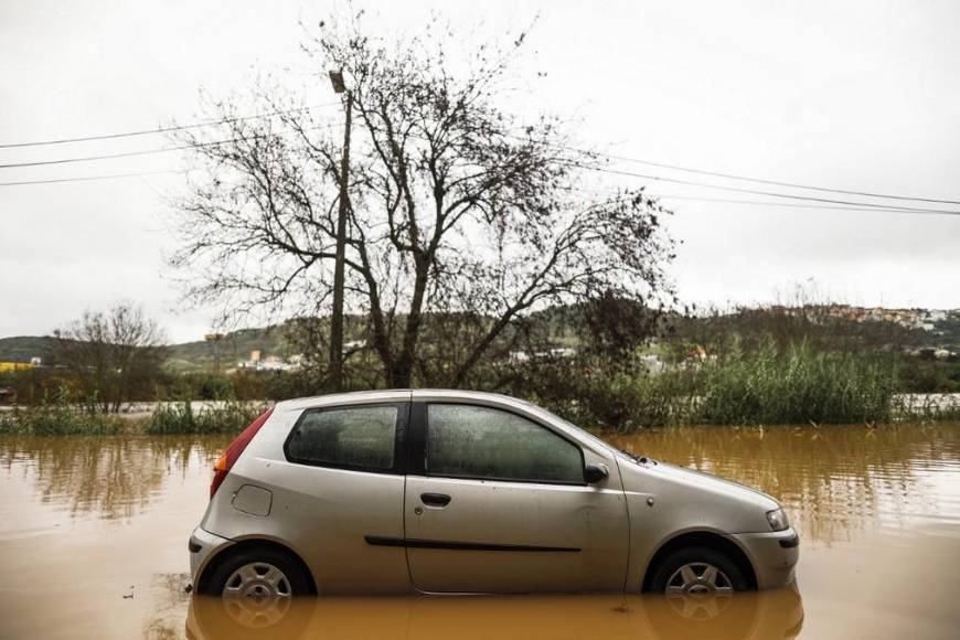 Caos y alerta roja en Lisboa, Portugal, por fuertes inundaciones
