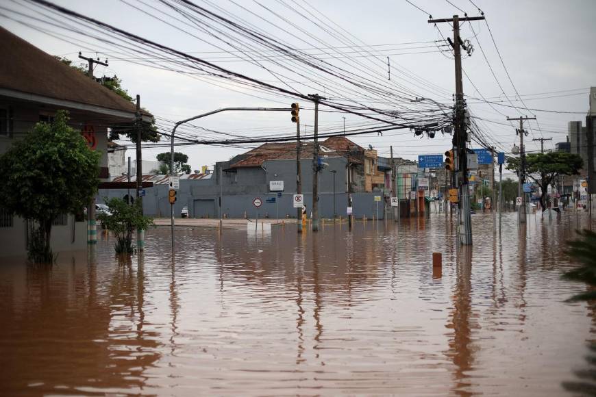 Rescates a contrarreloj en Brasil para contener tragedia por inundaciones