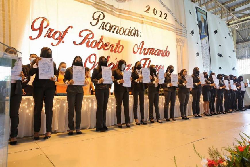 Instituto Central gradúa más de 600 profesionales en Informática, Humanidades, Salud y Finanzas