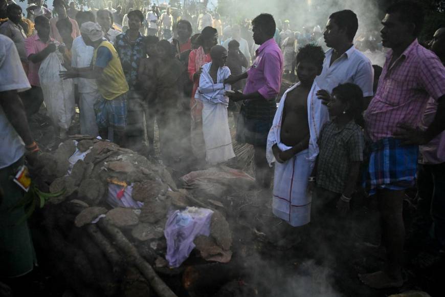 Consternación en India por muerte de más 50 personas por alcohol adulterado