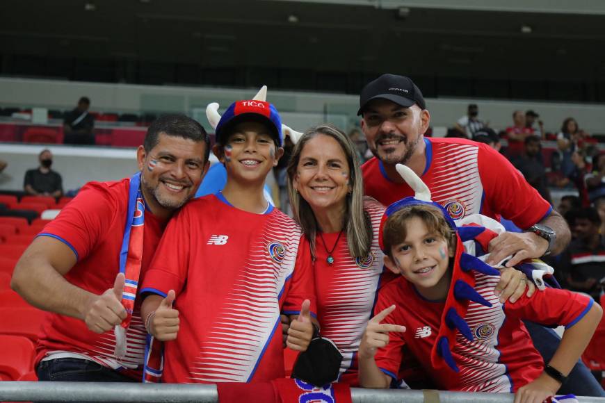 ¡Locura total! Ticos celebran clasificación de La Sele al mundial de Qatar