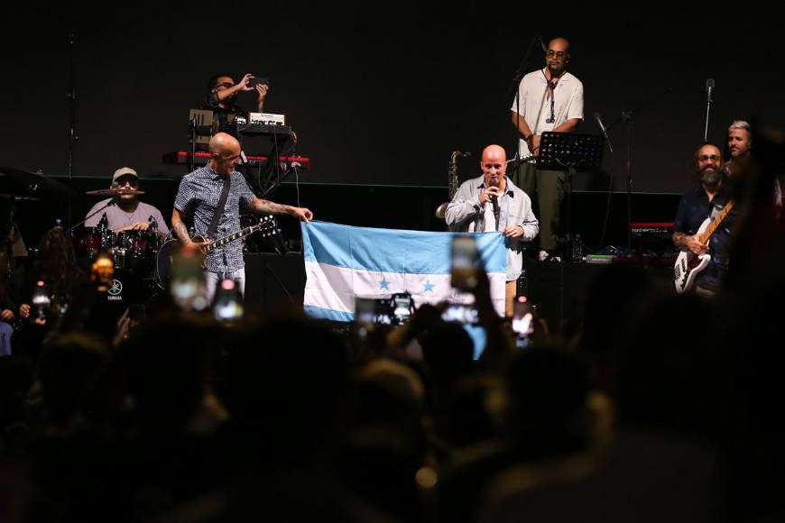 Los mejores momentos de “25 años sobrevolando” de Cultura Profética en Tegucigalpa