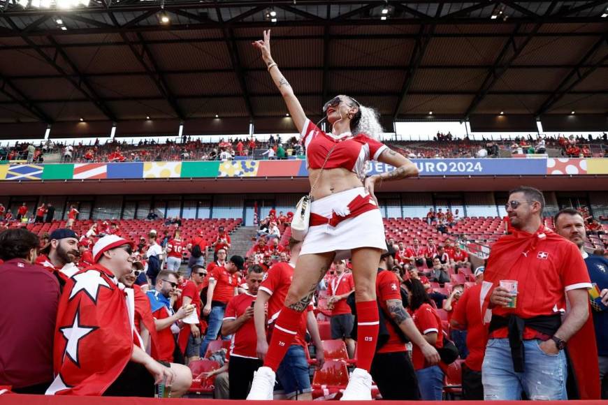 ¡Bellezas! Las hermosas modelos que han visitado los estadios de Alemania en la Eurocopa