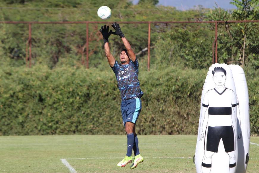 Motagua entrena a todo vapor a dos días de la gran final ante Olimpia utilizando falsos jugadores blancos