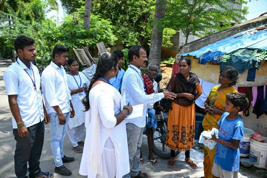 Consternación en India por muerte de más 50 personas por alcohol adulterado