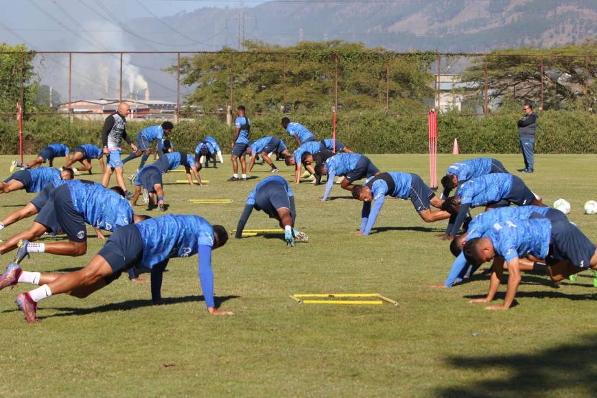 Motagua entrena a todo vapor a dos días de la gran final ante Olimpia utilizando falsos jugadores blancos
