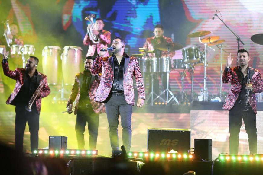 La Banda MS regaló espectacular concierto con sus éxitos en el Chochi Sosa