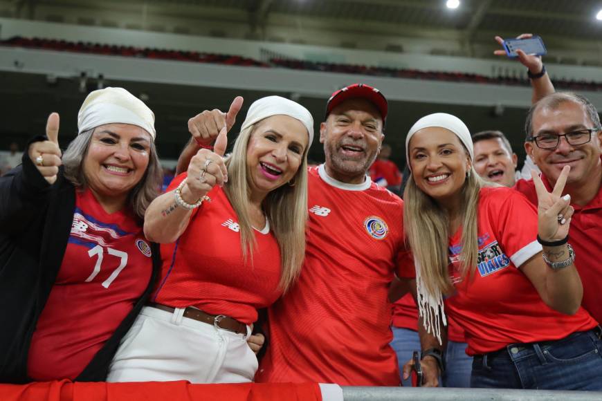 ¡Locura total! Ticos celebran clasificación de La Sele al mundial de Qatar