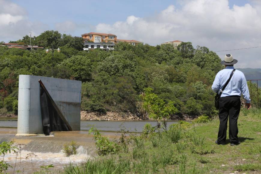 Así luce la represa Los Laureles tras intensas lluvias en la capital