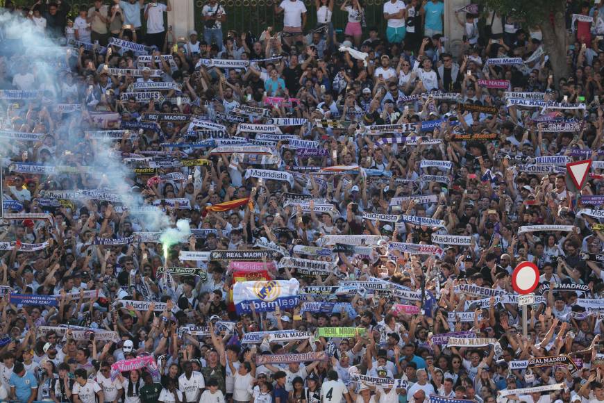 Real Madrid festejó en Cibeles la Decimoquinta Champions con miles de aficionados