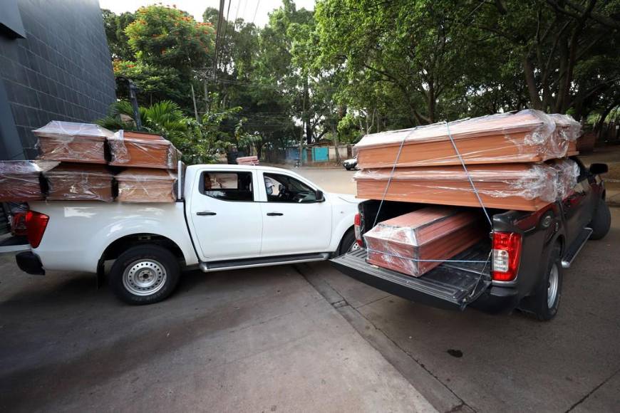 Tres meses sin ser reclamados: así fue la inhumación de 26 hondureños en la capital