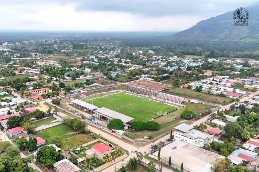 Locura en Tocoa con llegada del Olimpia y la sorpresa para Jerry Bengtson