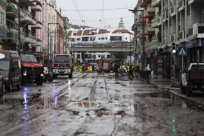 Caos y alerta roja en Lisboa, Portugal, por fuertes inundaciones