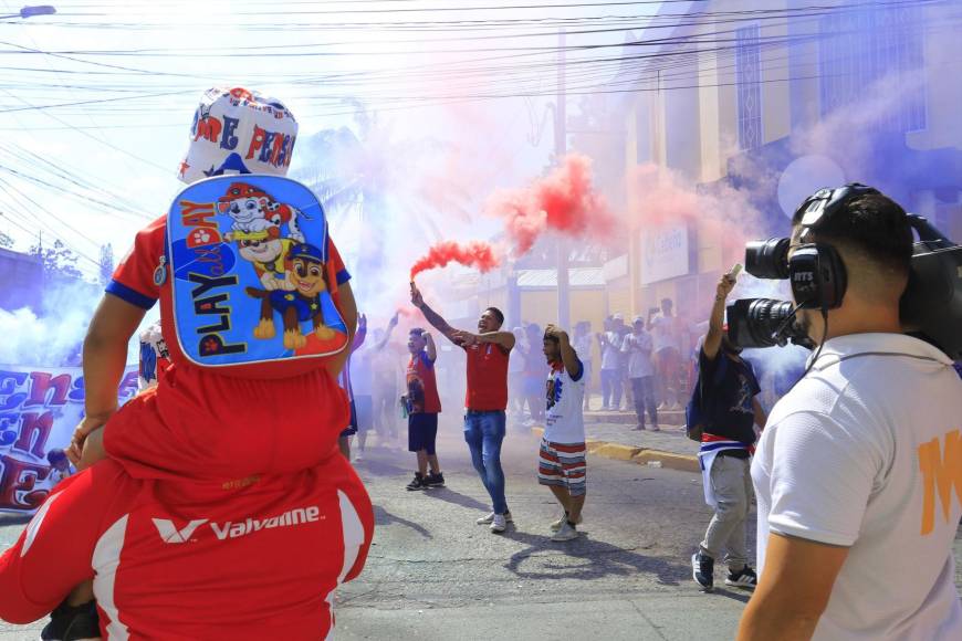 El Caribe y la Ultra Fiel: El mega carnaval que formó la barra de Olimpia en La Ceiba