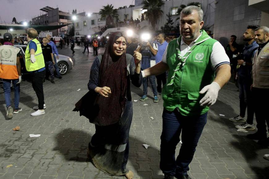 Cientos de muertos deja bombardeo a hospital de Gaza
