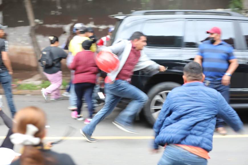 Fuertes enfrentamientos entre el BOC y colectivos de Libre frente el MP