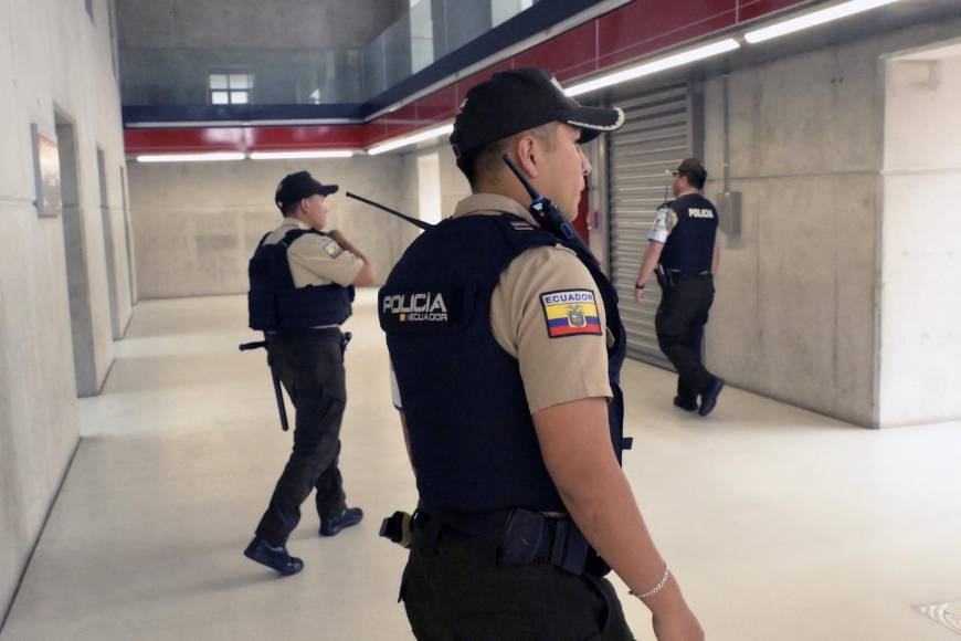 Ecuador declara “conflicto armado interno” tras dos días de terror