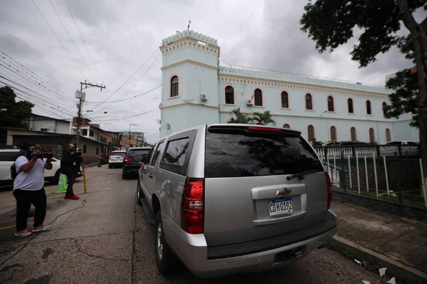 Llega embajadora Laura Dogu a reunión con ministra de Defensa, Rixi Moncada