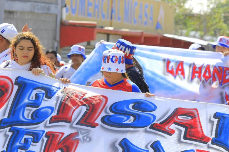 El Caribe y la Ultra Fiel: El mega carnaval que formó la barra de Olimpia en La Ceiba