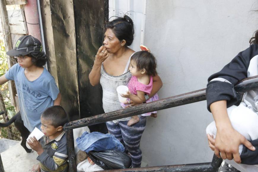 Tragedia: incendio dejó sin vivienda a 12 niños y a sus familias en la capital