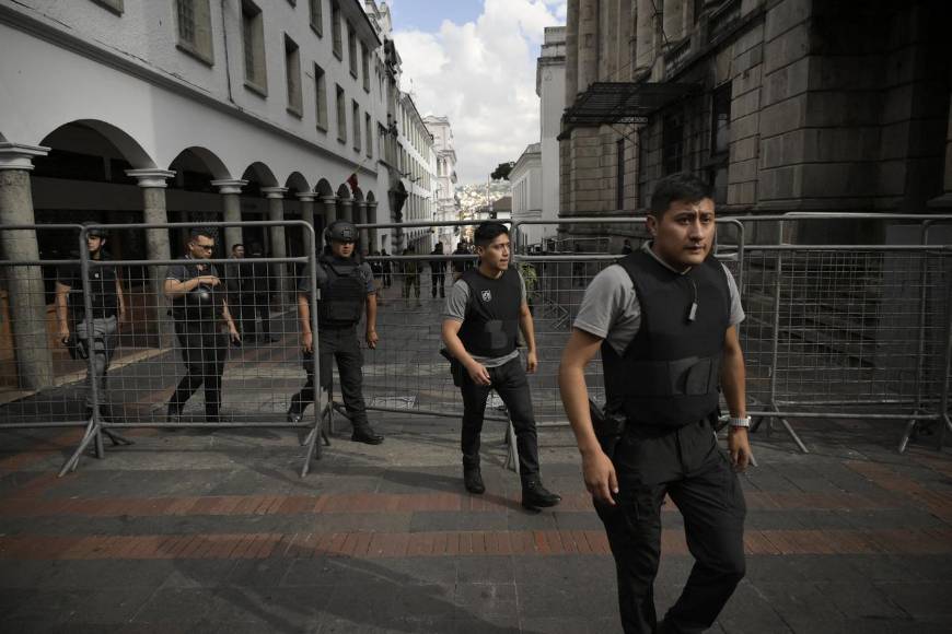 Ecuador declara “conflicto armado interno” tras dos días de terror