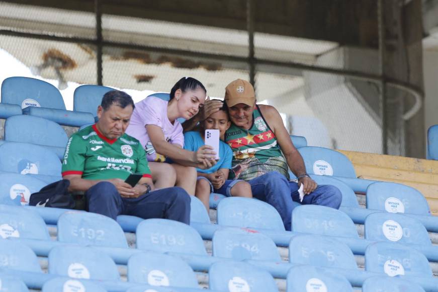 Bellas chicas, descubren quién es mascota del Marathón y los errores arbitrales