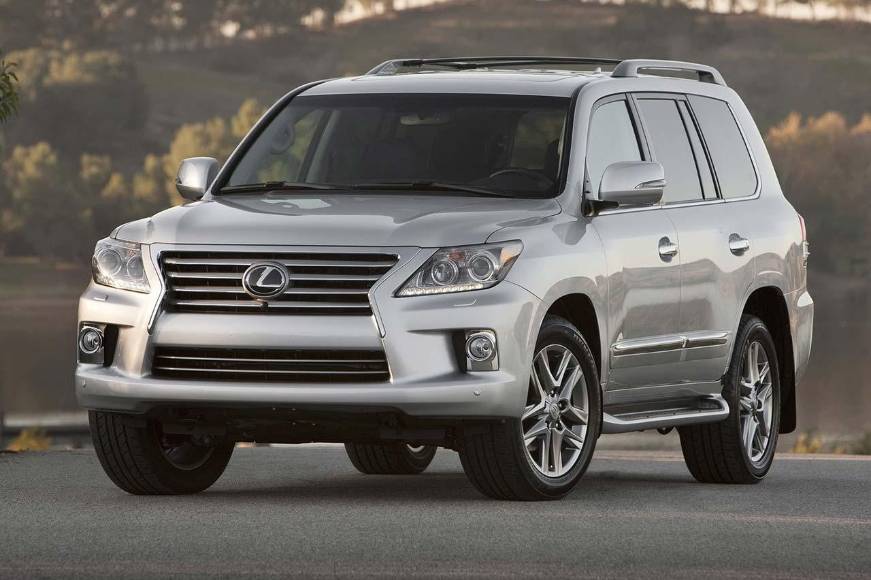 Costosos y con significado especial: Así es la colección de lujosos autos de Lionel Messi