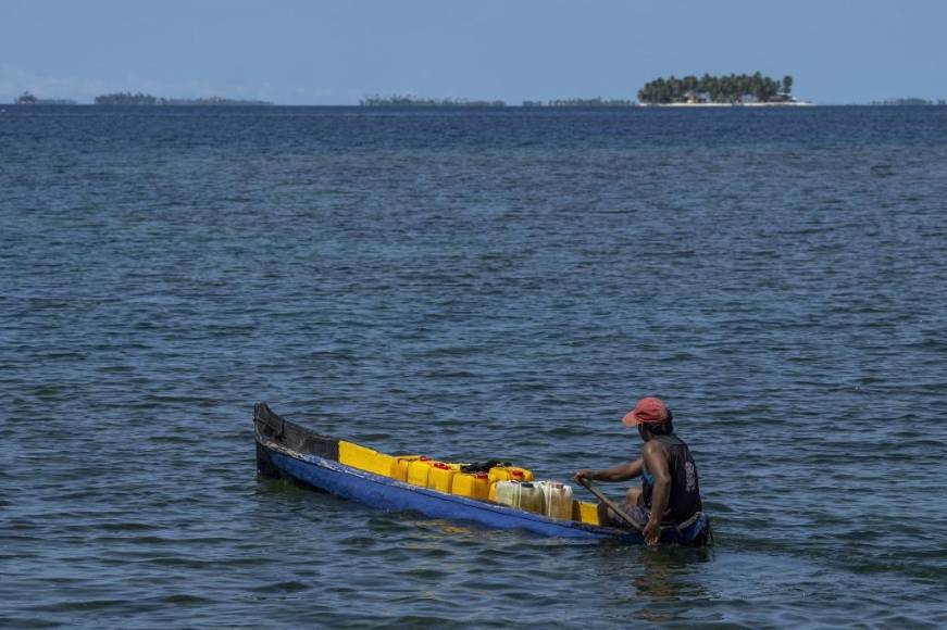 La isla en el Caribe cuyos pobladores deben abandonar antes de que se la trague el mar