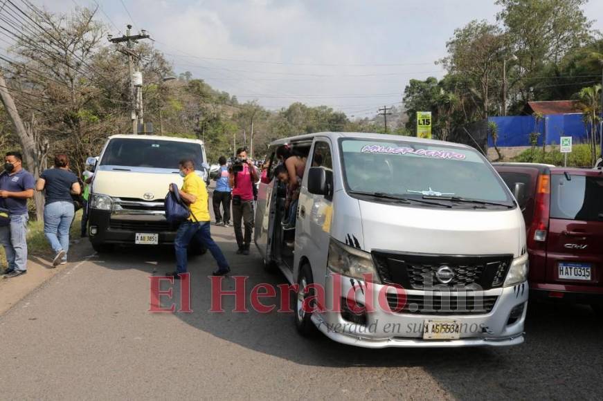 Imágenes del caos vial en la capital originado por el paro de transportistas