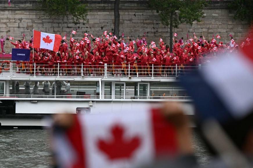 Con desfile de delegaciones en el Sena, inicia ceremonia de apertura París-2024
