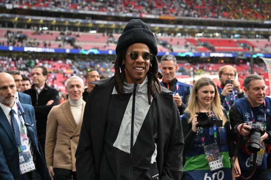 Famosos en final de Champions League y presidente del Olimpia en Wembley