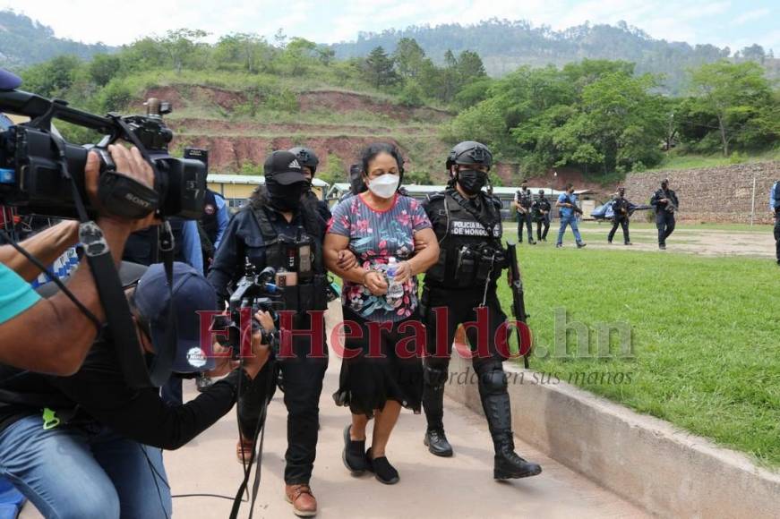 Las imágenes que dejó el traslado de la jefa narco Herlinda Bobadilla a la capital